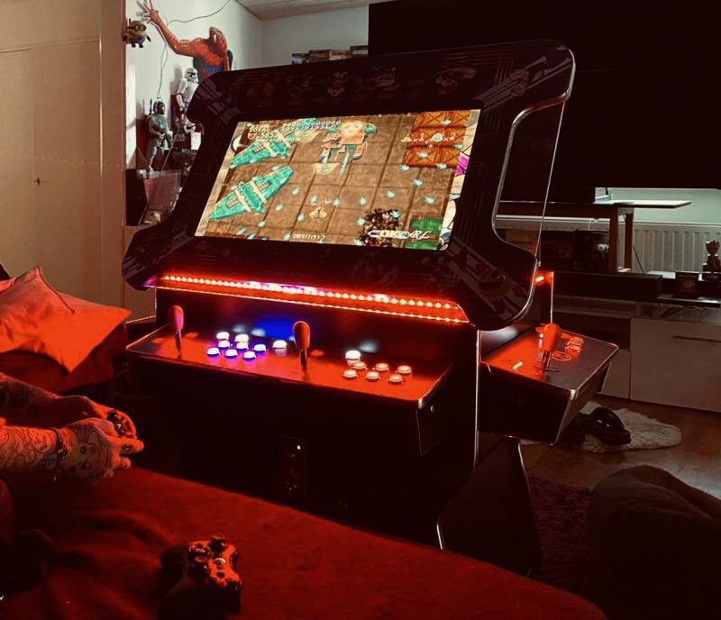 Arcade Gamer Table